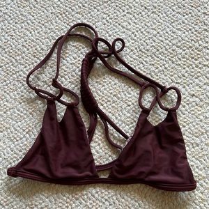 Acacia top in wine color size xs